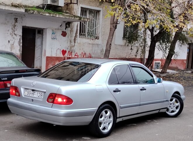 Mercedes E 220 d 1999, 245,000 km - 2.2 л - Bakı
