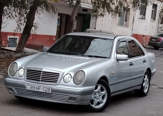 Mercedes E 220 d 1999, 245,000 km - 2.2 л - Bakı
