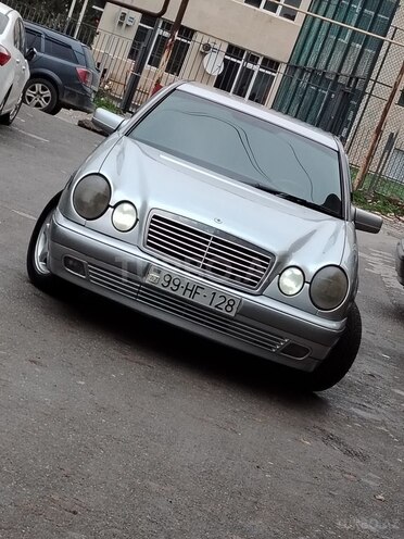 Mercedes E 220 d 1999, 245,000 km - 2.2 л - Bakı