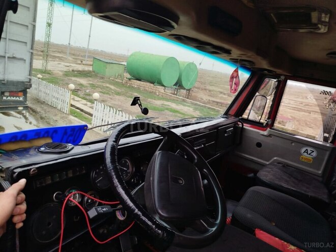 KamAz 55111 1990, 586,934 km - 11.0 l - Salyan
