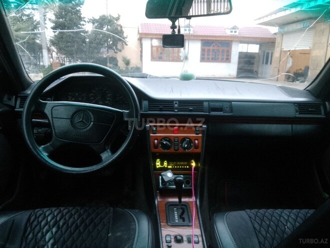 Mercedes E 300 d 1993, 198,000 km - 3.0 l - Sabirabad