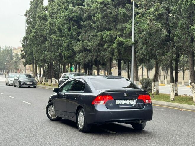 Honda Civic 2008, 330,000 km - 1.3 l - Sumqayıt