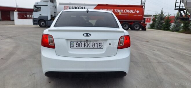 Kia Rio-4
