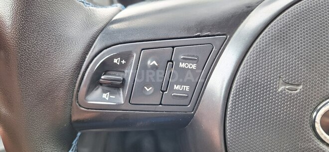 Kia Rio-12