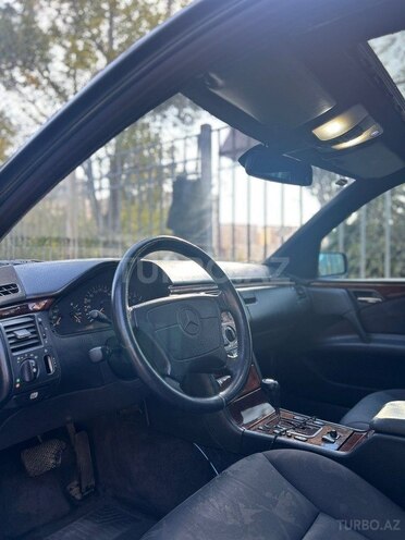 Mercedes E 240 1998, 440,000 km - 2.4 л - Bakı
