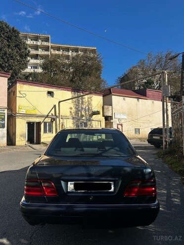 Mercedes E 240 1998, 440,000 km - 2.4 л - Bakı