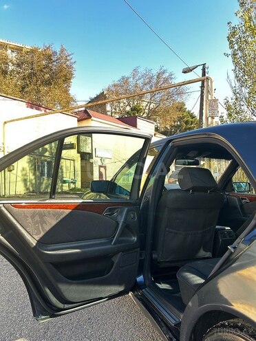 Mercedes E 240 1998, 440,000 km - 2.4 л - Bakı