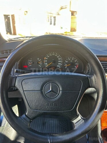 Mercedes E 240 1998, 440,000 km - 2.4 л - Bakı