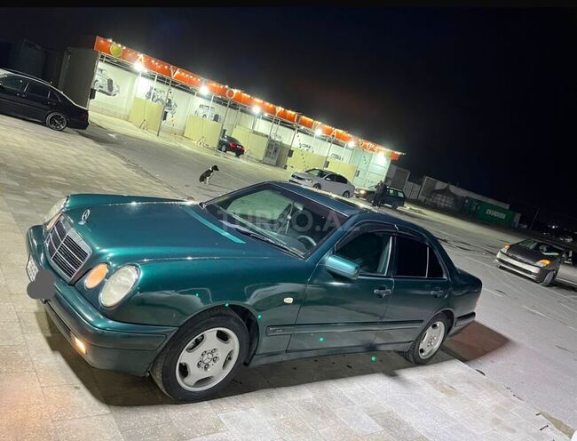 Mercedes E 200 1997, 402,000 km - 2.0 l - Bakı