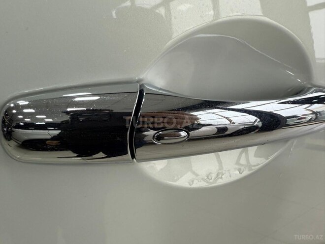 Infiniti QX80-24