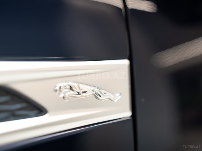 Jaguar E-Pace-13