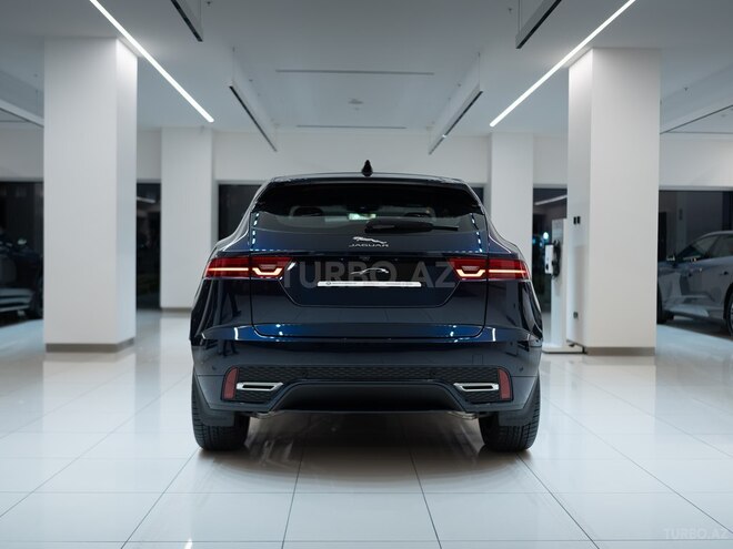 Jaguar E-Pace-4