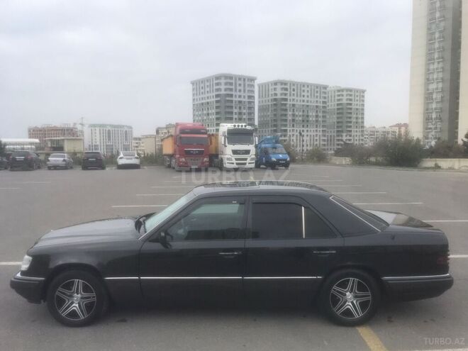 Mercedes E 220 1995, 500,000 km - 2.2 l - Bakı