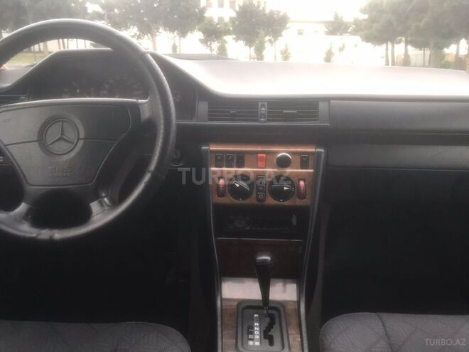 Mercedes E 220 1995, 500,000 km - 2.2 l - Bakı
