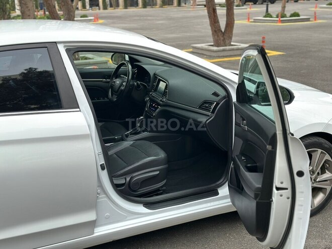 Hyundai Elantra 2016, 97,000 km - 2.0 l - Bakı