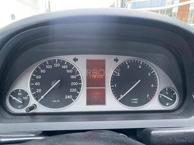 Mercedes B 180 2010, 179,000 km - 1.7 l - Bakı