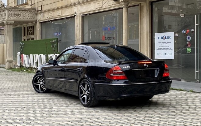 Mercedes E 220 d 2002, 246,000 km - 2.2 l - Bakı