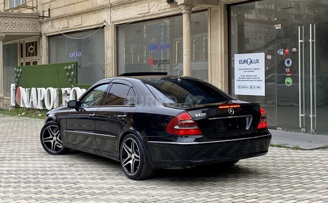 Mercedes E 220 d 2002, 246,000 km - 2.2 l - Bakı