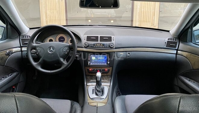 Mercedes E 220 d 2002, 246,000 km - 2.2 l - Bakı