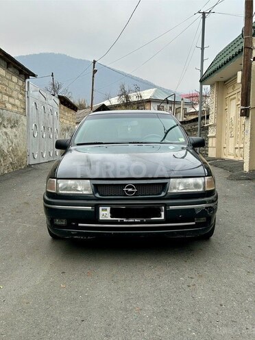 Opel Vectra 1994, 400,000 km - 2.0 l - Qax