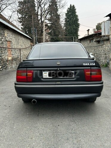Opel Vectra 1994, 400,000 km - 2.0 l - Qax