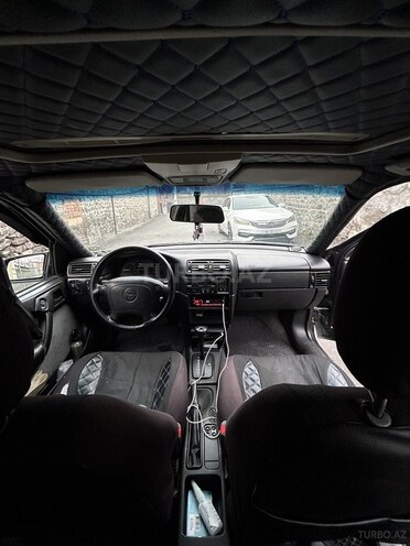 Opel Vectra 1994, 400,000 km - 2.0 l - Qax
