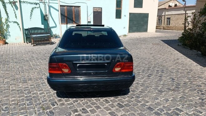 Mercedes E 220 d 1999, 389,000 km - 2.2 л - Bakı