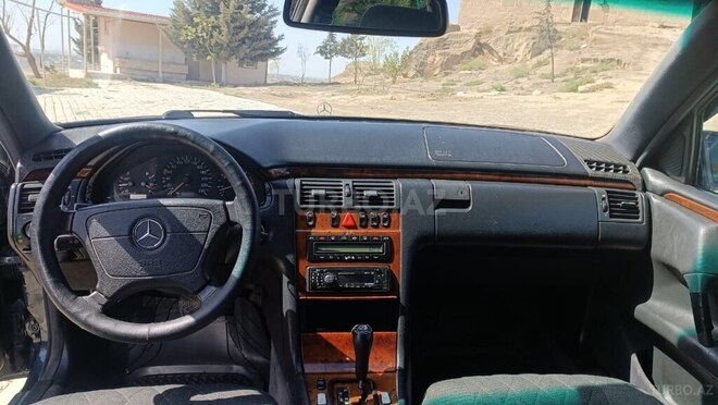 Mercedes E 220 d 1999, 389,000 km - 2.2 л - Bakı