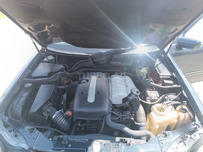 Mercedes E 220 d 1999, 389,000 km - 2.2 л - Bakı