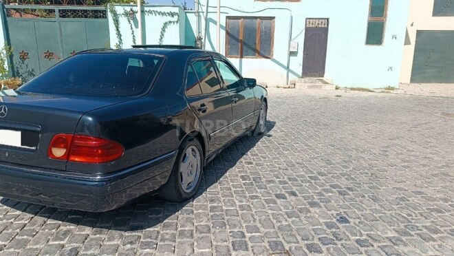 Mercedes E 220 d 1999, 389,000 km - 2.2 л - Bakı