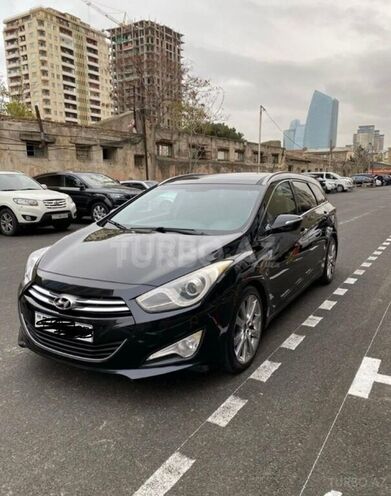 Hyundai i40 2012, 221,000 km - 1.7 l - Quba
