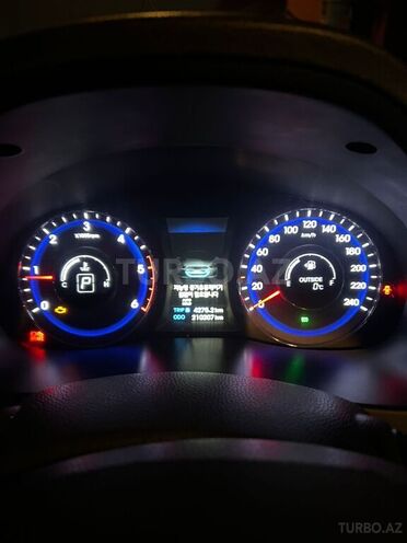 Hyundai i40 2012, 221,000 km - 1.7 l - Quba
