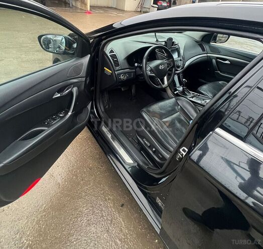 Hyundai i40 2012, 221,000 km - 1.7 l - Quba