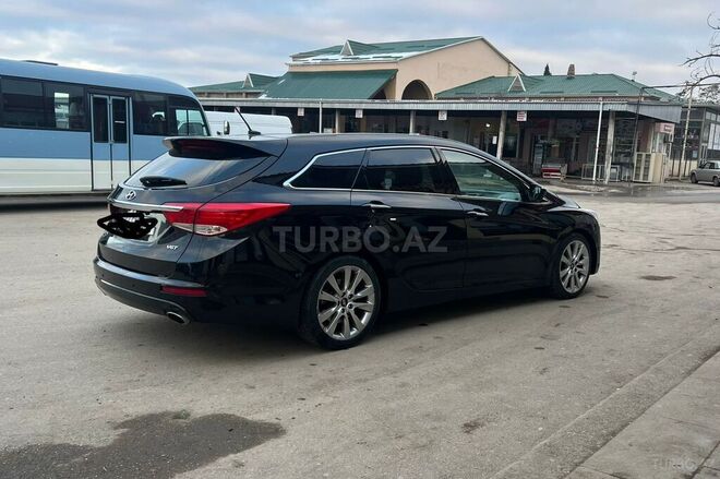 Hyundai i40 2012, 221,000 km - 1.7 l - Quba