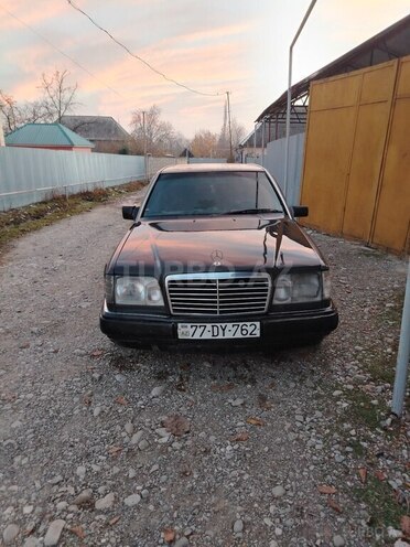 Mercedes E 200 d 1995, 589,000 km - 2.0 l - İsmayıllı
