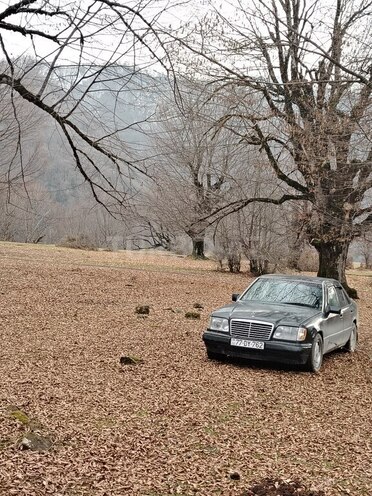 Mercedes E 200 d 1995, 589,000 km - 2.0 l - İsmayıllı