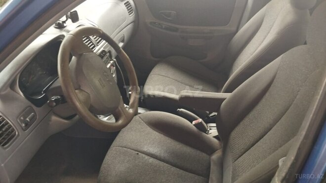 Hyundai Accent 2000, 497,488 km - 1.5 l - Salyan