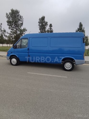 Ford Transit-4