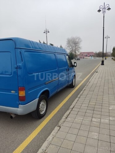 Ford Transit-5