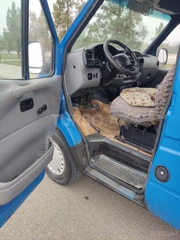 Ford Transit-7