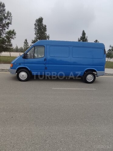 Ford Transit-3