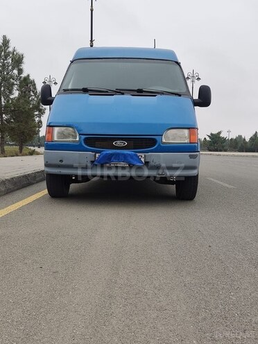 Ford Transit-1