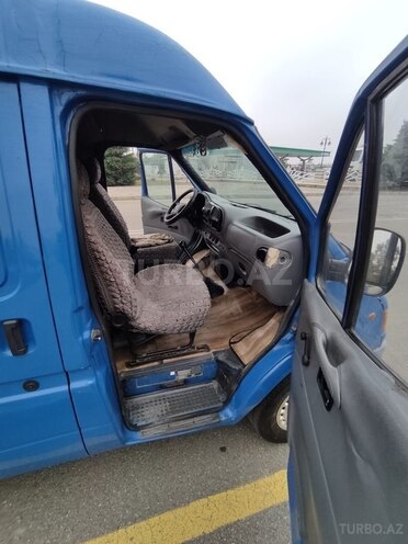 Ford Transit-11