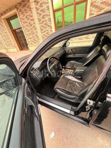 Mercedes E 320 2001, 456,000 km - 3.2 л - Bakı