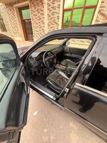 Mercedes E 320 2001, 456,000 km - 3.2 л - Bakı