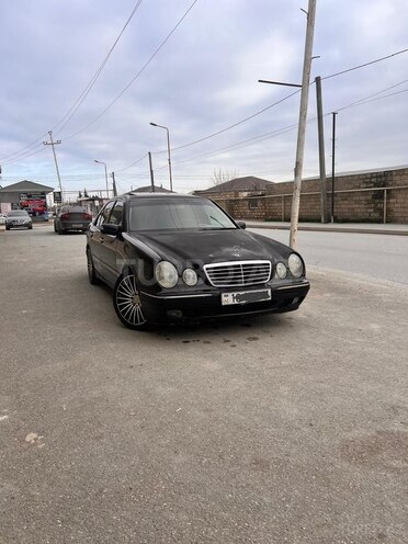 Mercedes E 320 2001, 456,000 km - 3.2 л - Bakı