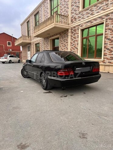Mercedes E 320 2001, 456,000 km - 3.2 л - Bakı