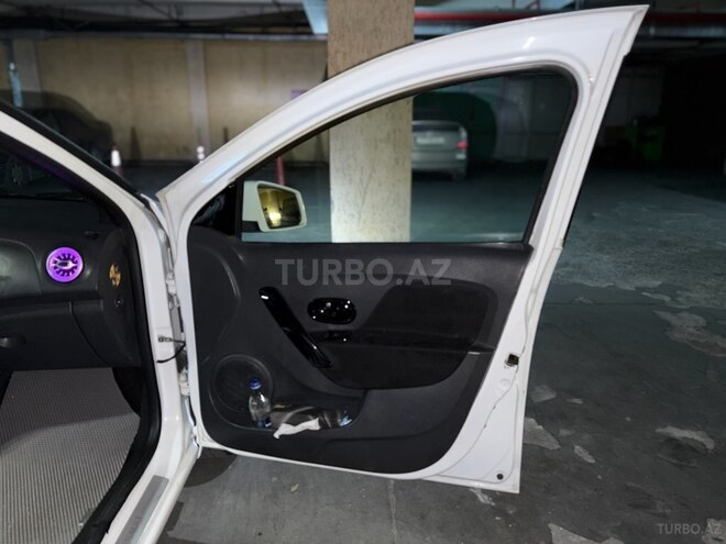 Renault Logan 2014, 257,010 km - 1.6 l - Bakı