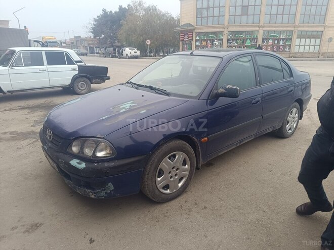 Toyota Avensis 1998, 705,000 km - 2.0 l - Xudat