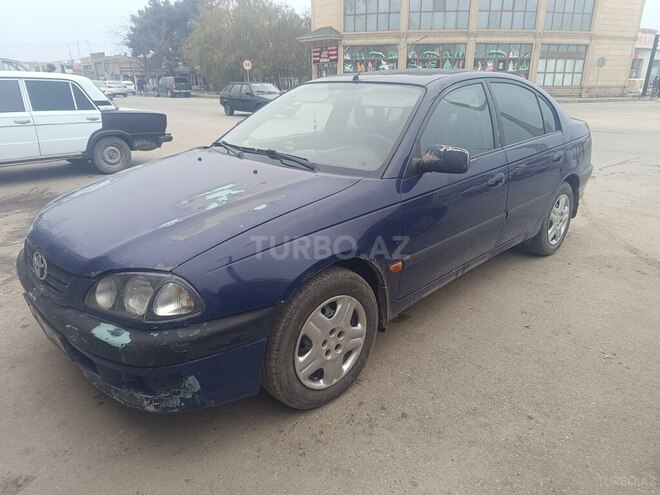 Toyota Avensis 1998, 705,000 km - 2.0 l - Xudat